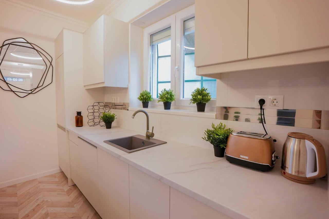 Corvin Avenue Premium Central Apartment Budapeste Exterior foto