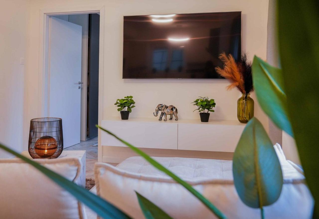 Corvin Avenue Premium Central Apartment Budapeste Exterior foto