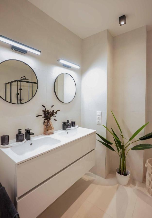 Corvin Avenue Premium Central Apartment Budapeste Exterior foto